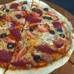 Pizza Bolonia